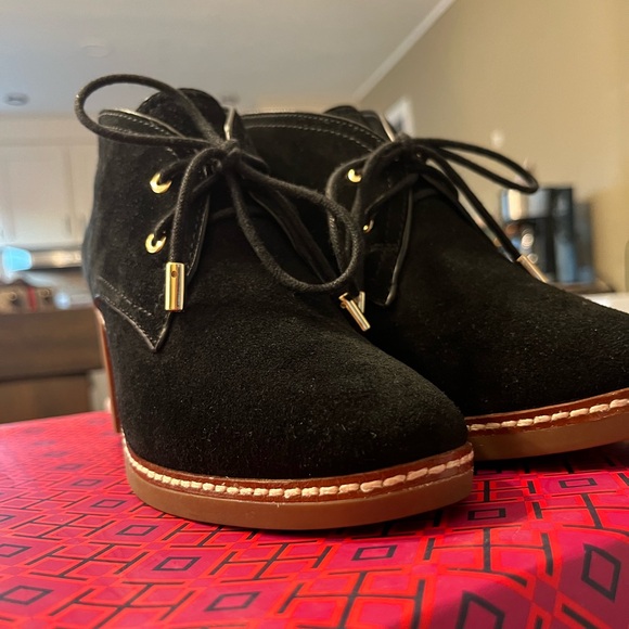 Tory Burch black suede Hilary heeled bootie - Picture 2 of 9